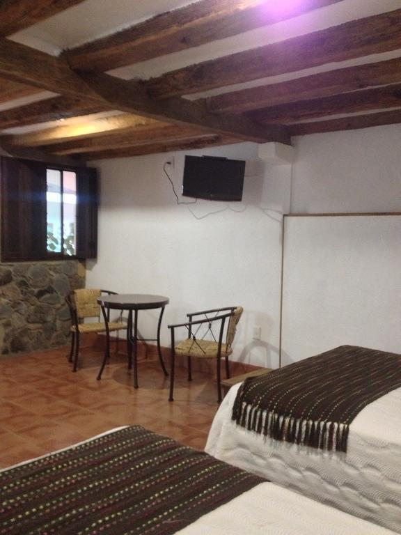 Hotel Meson Del Romero Tapalpa Room photo