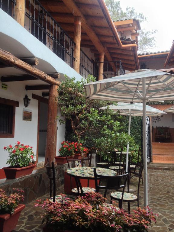 Hotel Meson Del Romero Tapalpa Exterior photo