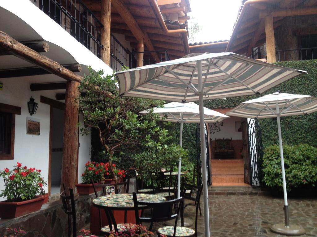 Hotel Meson Del Romero Tapalpa Exterior photo